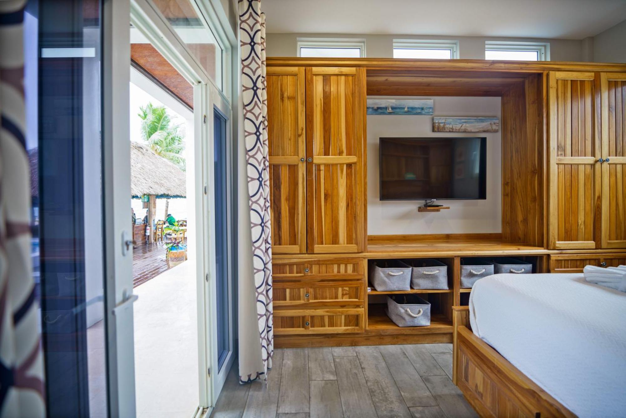 Ocean Breeze Hotell Placencia Eksteriør bilde